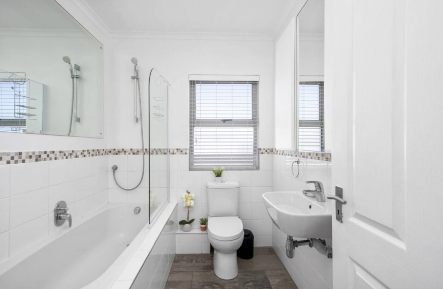 To Let 3 Bedroom Property for Rent in Big Bay Western Cape